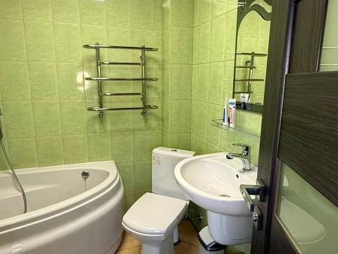 комерційна за адресою Юхима Геллера вул. (Жовтневої Революції), 83