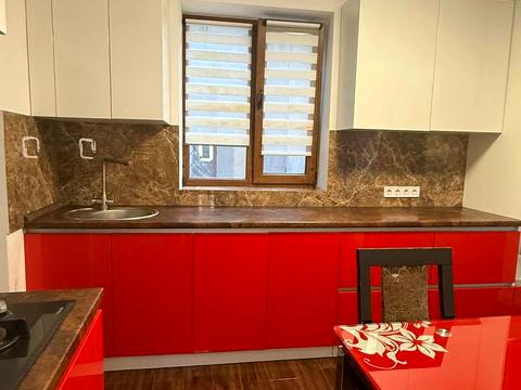 комерційна за адресою Юхима Геллера вул. (Жовтневої Революції), 83