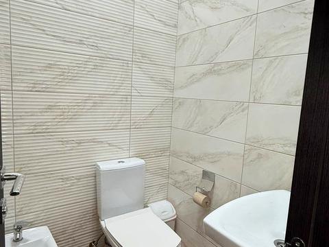 комерційна за адресою Юхима Геллера вул. (Жовтневої Революції), 83