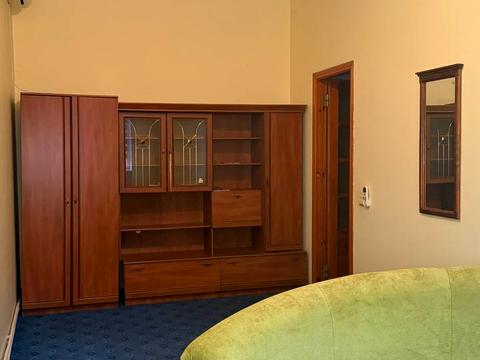 комерційна за адресою Юхима Геллера вул. (Жовтневої Революції), 83