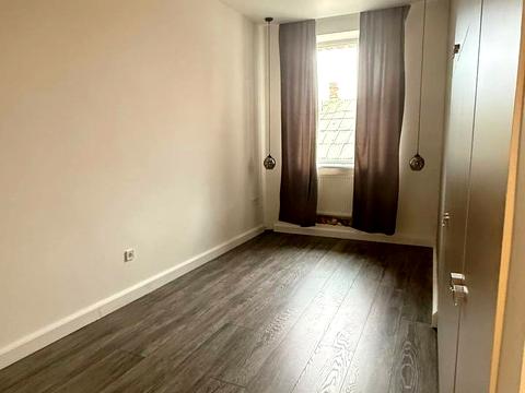 комерційна за адресою Юхима Геллера вул. (Жовтневої Революції), 83