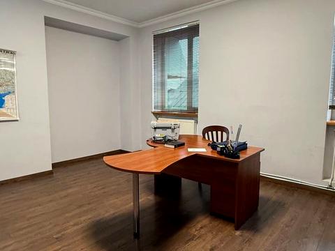 комерційна за адресою Юхима Геллера вул. (Жовтневої Революції), 83