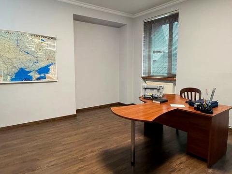 комерційна за адресою Юхима Геллера вул. (Жовтневої Революції), 83