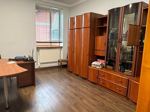 комерційна за адресою Юхима Геллера вул. (Жовтневої Революції), 83