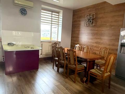 комерційна за адресою Юхима Геллера вул. (Жовтневої Революції), 83