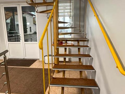 комерційна за адресою Юхима Геллера вул. (Жовтневої Революції), 83