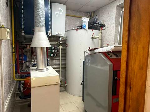 комерційна за адресою Юхима Геллера вул. (Жовтневої Революції), 83