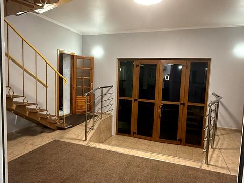 комерційна за адресою Юхима Геллера вул. (Жовтневої Революції), 83