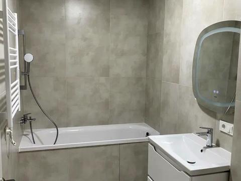 квартира за адресою Молодіжна вул., (Будинок 1)