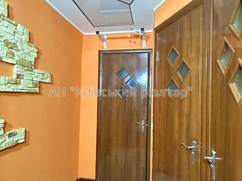 квартира за адресою Ореста Левицького вул. (Академіка Курчатова), 20