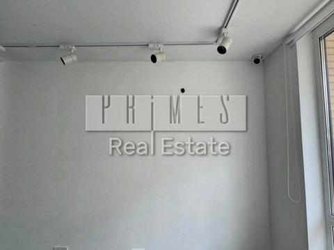 комерційна за адресою Салютна вул., 2