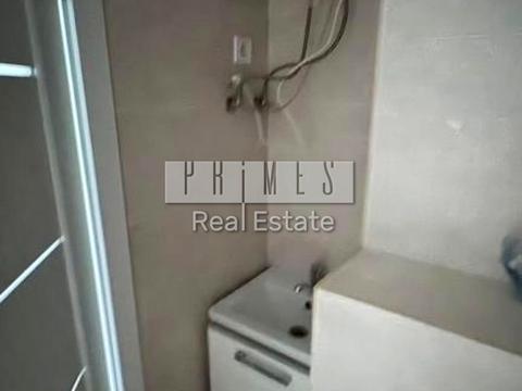 комерційна за адресою Салютна вул., 2