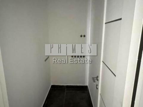 комерційна за адресою Салютна вул., 2