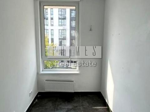 комерційна за адресою Салютна вул., 2