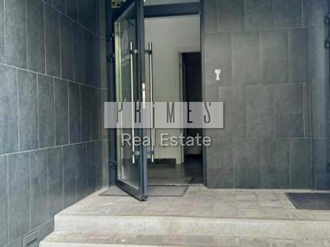 комерційна за адресою Салютна вул., 2