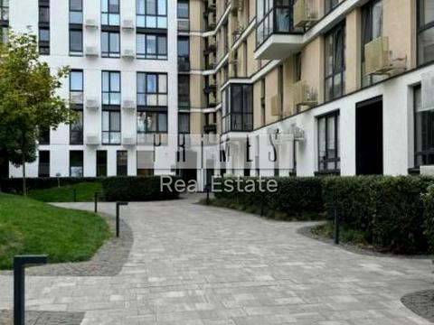 комерційна за адресою Салютна вул., 2