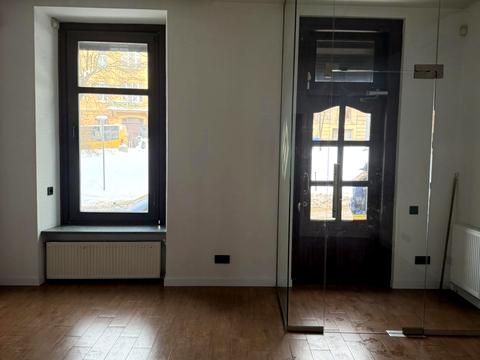 коммерческая по адресу Даниила Галицкого пл., 12