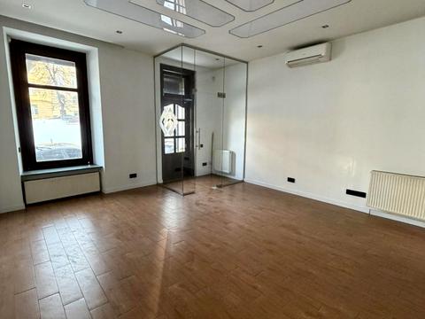 коммерческая по адресу Даниила Галицкого пл., 12