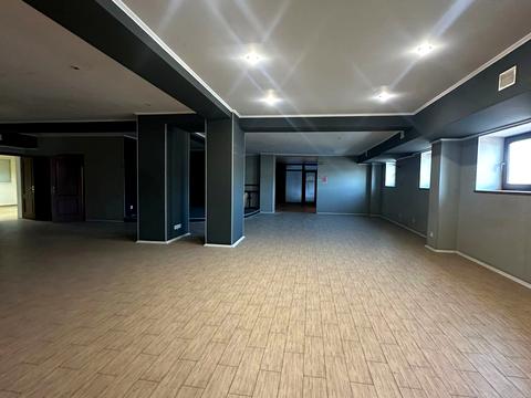 комерційна за адресою Шандора Петефі пл., 47 