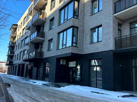 комерційна за адресою Капушанська вул., 170