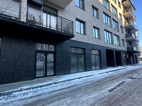 комерційна за адресою Капушанська вул., 170