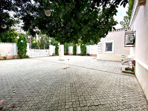 комерційна за адресою Узбекистанська, 2а