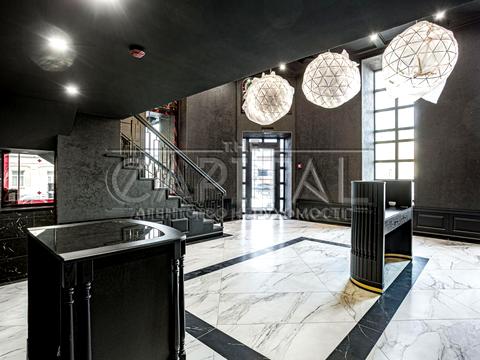 комерційна за адресою Набережно-Хрещатицька вул., 17/18