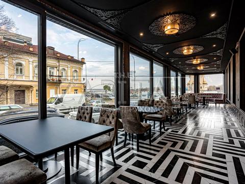 комерційна за адресою Набережно-Хрещатицька вул., 17/18