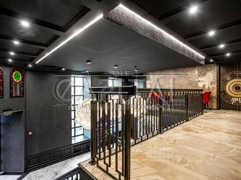 комерційна за адресою Набережно-Хрещатицька вул., 17/18