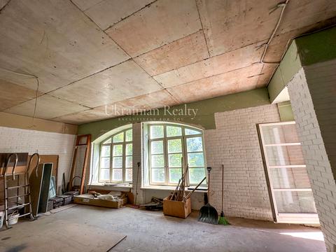 комерційна за адресою Вільшанська вул., 8/5