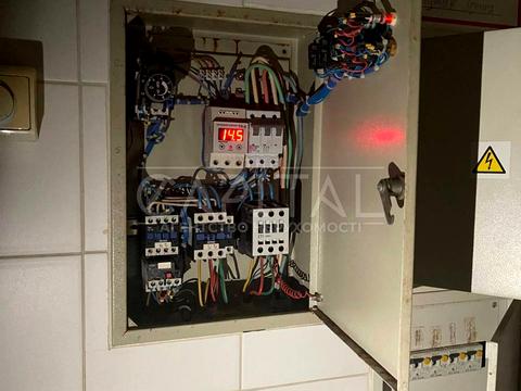 комерційна за адресою Саксаганського вул., 68/21