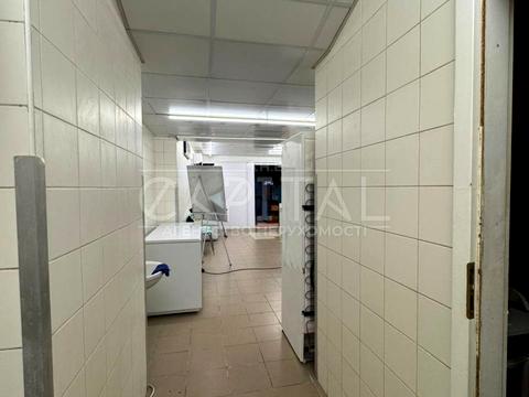 комерційна за адресою Саксаганського вул., 68/21
