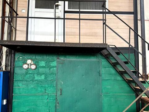 комерційна за адресою Вокзальна, 2