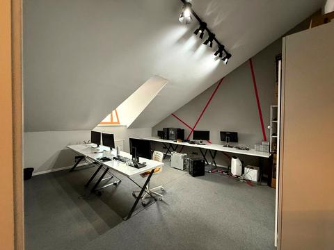 комерційна за адресою Воздвиженська вул., 22