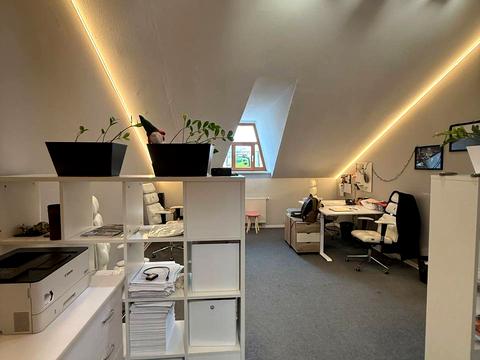 комерційна за адресою Воздвиженська вул., 22