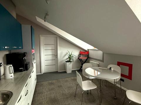 комерційна за адресою Воздвиженська вул., 22