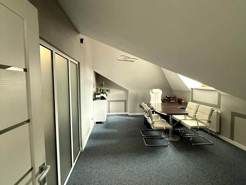 комерційна за адресою Воздвиженська вул., 22