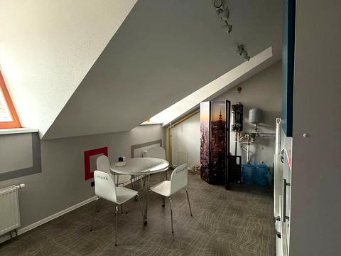 комерційна за адресою Воздвиженська вул., 22