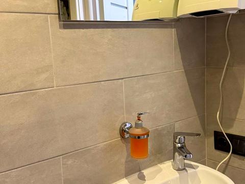 комерційна за адресою Воздвиженська вул., 22