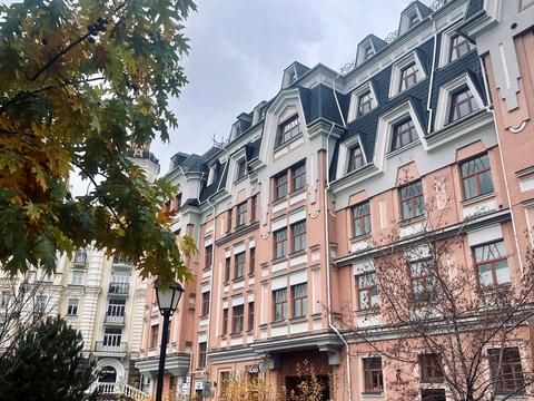 комерційна за адресою Воздвиженська вул., 22