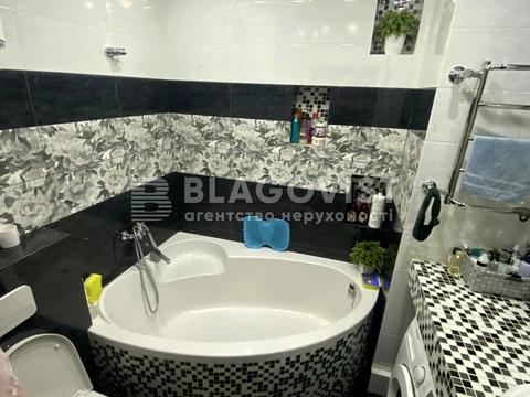 квартира за адресою Регенераторна вул., 4 к3