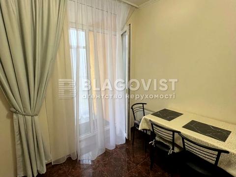 квартира за адресою Регенераторна вул., 4к2