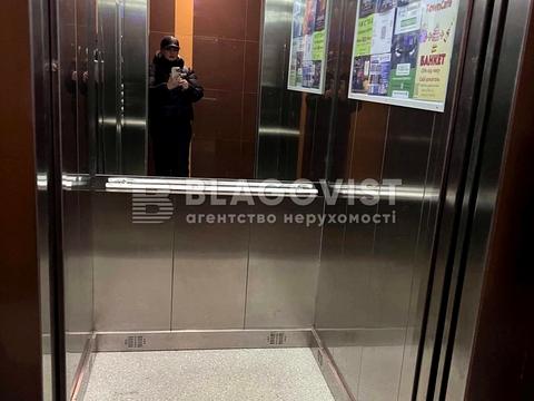 квартира за адресою Регенераторна вул., 4к2