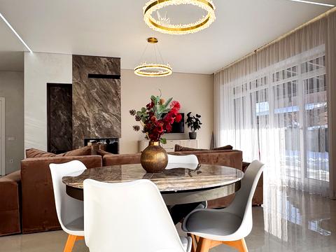 будинок за адресою Грушевського