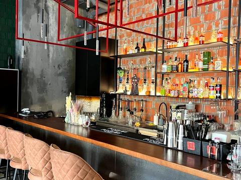 комерційна за адресою Пилипа Орлика просп. (Ілліча), 18