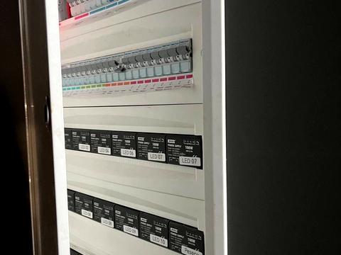 комерційна за адресою Пилипа Орлика просп. (Ілліча), 18