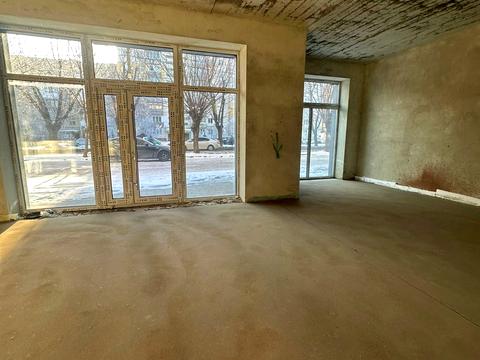 комерційна за адресою Капушанська вул., 170