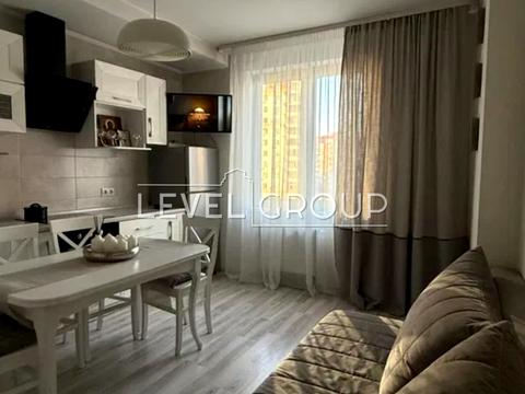 квартира за адресою В'ячеслава Чорновола вул., 27