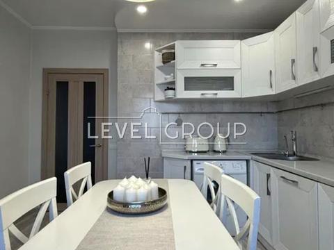 квартира за адресою В'ячеслава Чорновола вул., 27