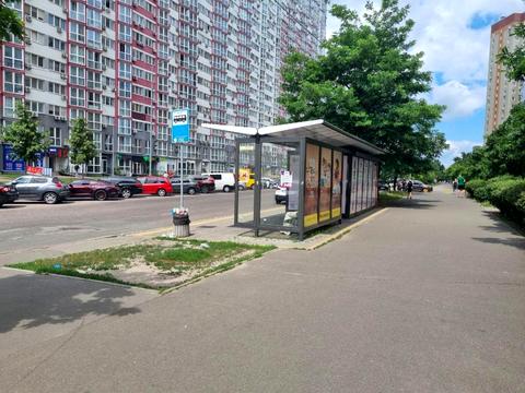 комерційна за адресою Драгоманова вул., 1-Л